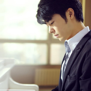 久久久久青草线焦综合
